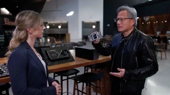 英伟达CEO黄仁勋：每一个芯片都专注于AI技术
