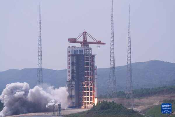 一箭7星 长征六号丙遥一运载火箭发射成功